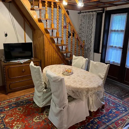 Eszterhai Fahaz Holiday home Vasarosnameny